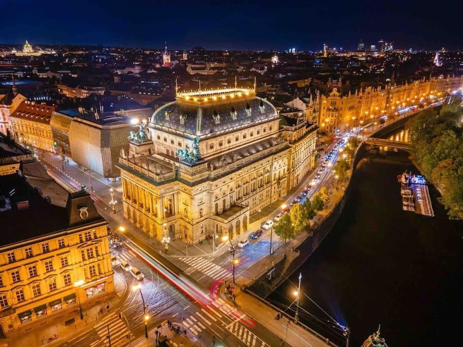 Fabulous River View Studio In The Heart Of Praag Buitenkant foto